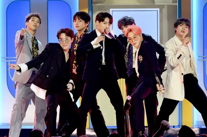 Which Do You Prefer, The Western Music Industry or K-pop?