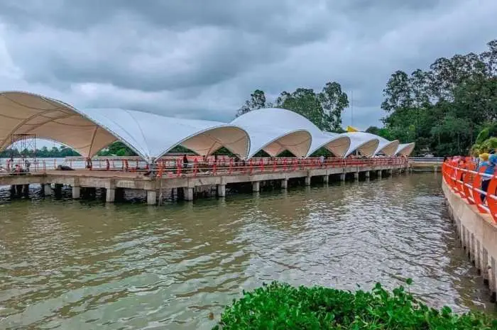 Cipondoh Lake, an Ideal Place to Relax with Family in Tangerang